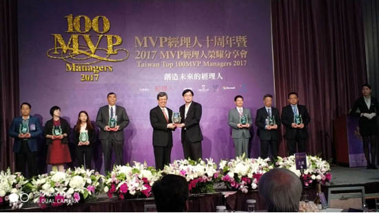 1MORE创始人谢冠宏获颁Super MVP称号